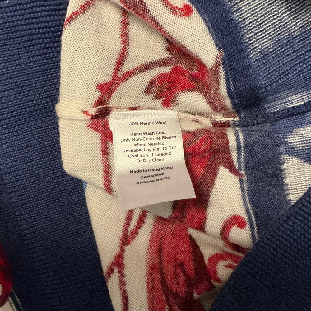 Talbots NEW Elegant Blue and Red Paisley Top Size Medium - Picture 8 of 10